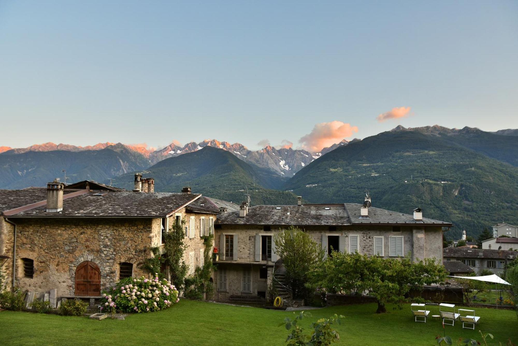 Villa Piano Nobile Al Roseto Del Drago San Bernardo  Exterior foto