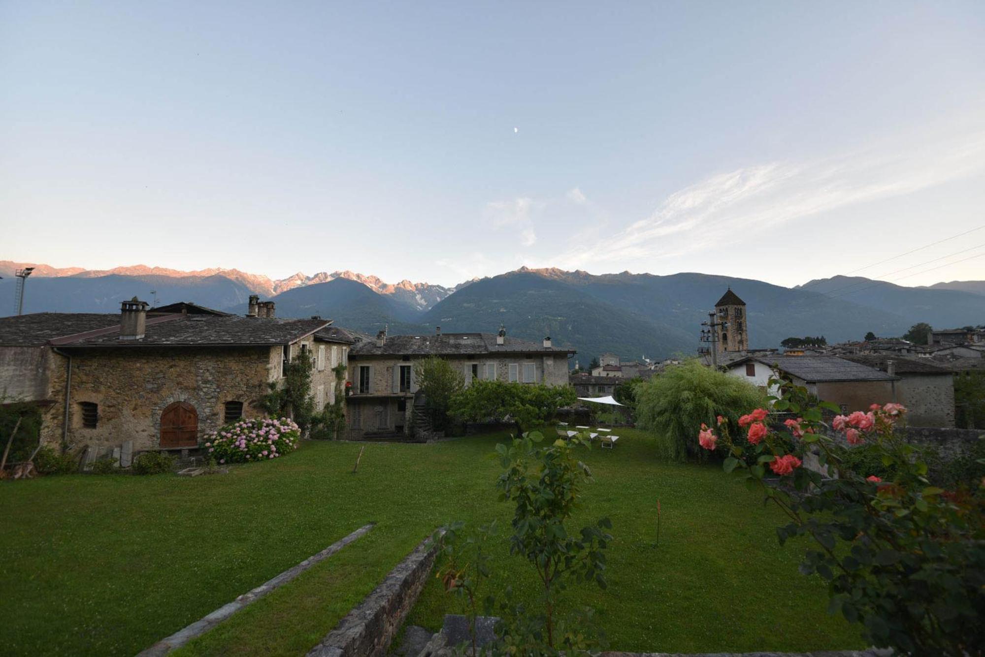 Villa Piano Nobile Al Roseto Del Drago San Bernardo  Exterior foto