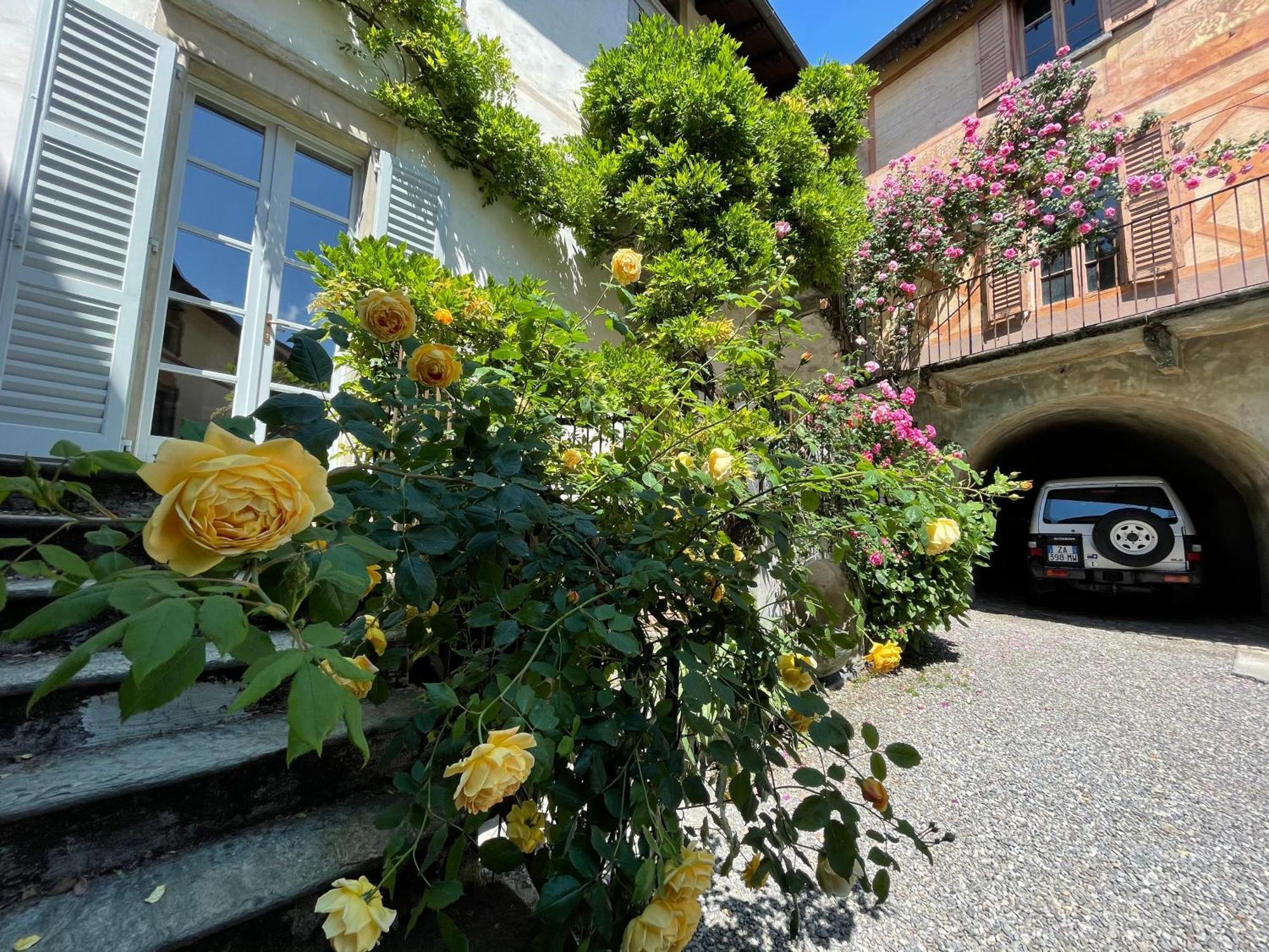 Villa Piano Nobile Al Roseto Del Drago San Bernardo  Exterior foto